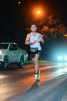 Runner Photo 4336702