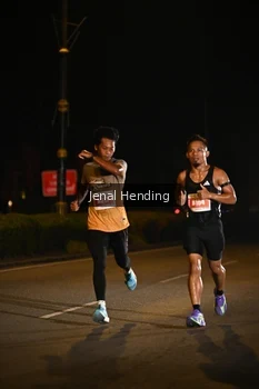 Runner Photo 4339715