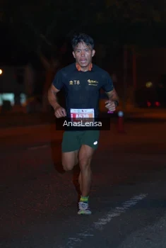 Runner Photo 4340075
