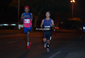 Runner Photo 4340076