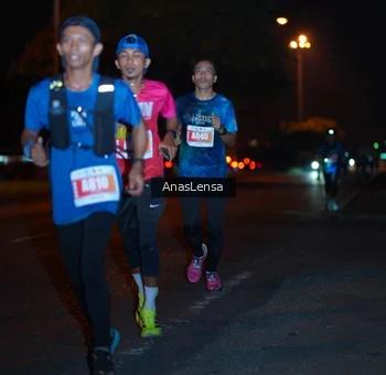 Runner Photo 4340565