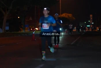 Runner Photo 4340598