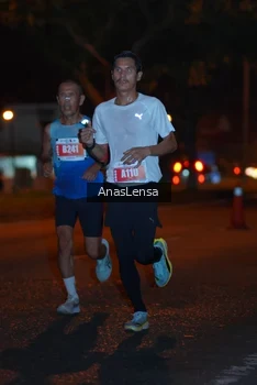 Runner Photo 4340613