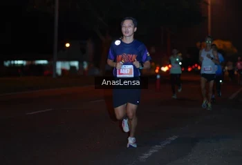 Runner Photo 4340673