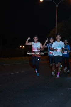 Runner Photo 4340749