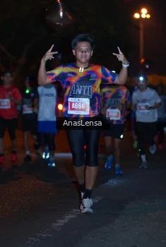 Runner Photo 4341077