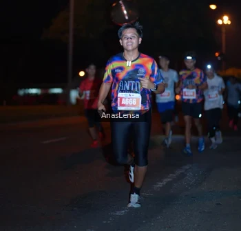 Runner Photo 4341084