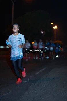 Runner Photo 4341124