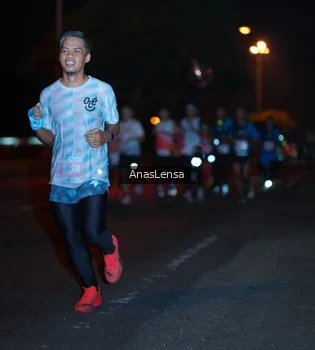 Runner Photo 4341129