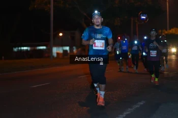 Runner Photo 4341356
