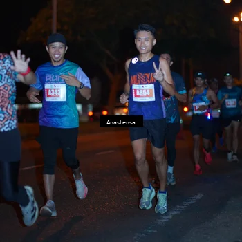 Runner Photo 4341479