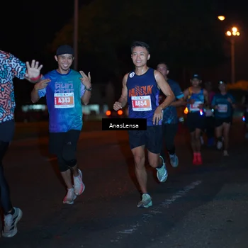 Runner Photo 4341497