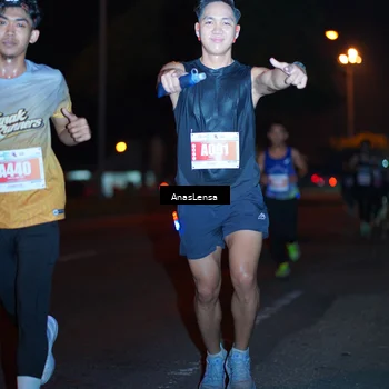 Runner Photo 4341567