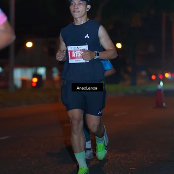 Runner Photo 4341573