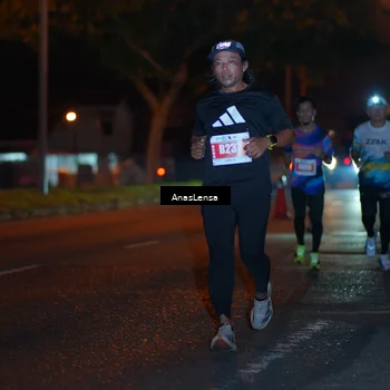 Runner Photo 4341586