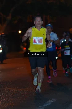 Runner Photo 4341815