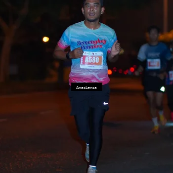 Runner Photo 4341897