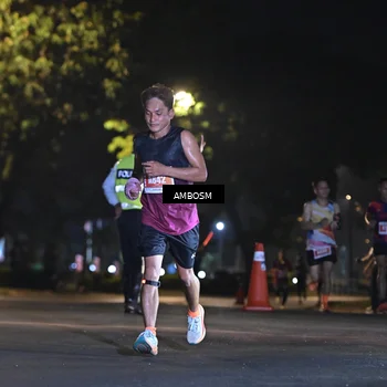 Runner Photo 4342370