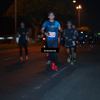 Runner Photo 4347063