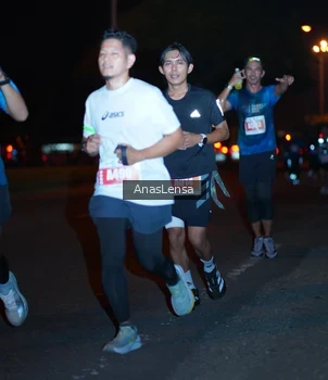 Runner Photo 4347114