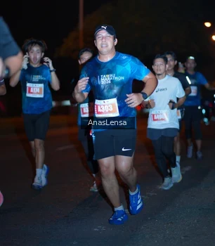 Runner Photo 4347122