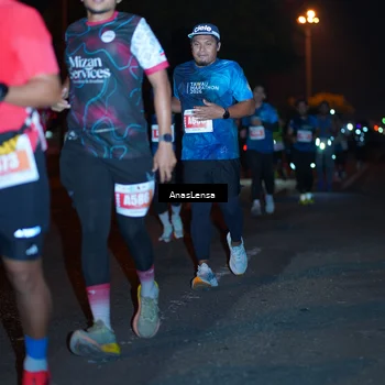Runner Photo 4347143