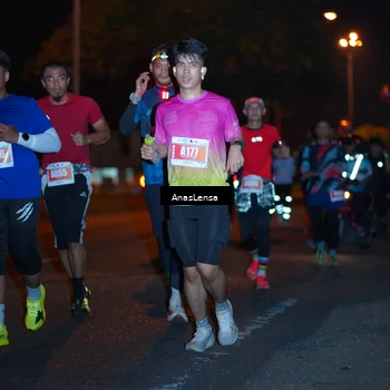 Runner Photo 4347393