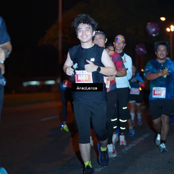 Runner Photo 4347414