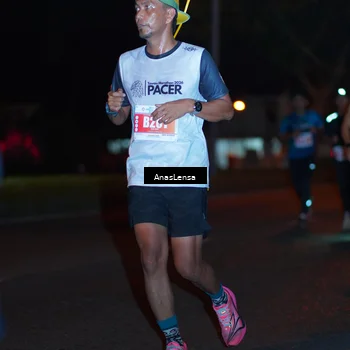 Runner Photo 4347571