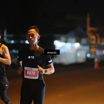 Runner Photo 4349023