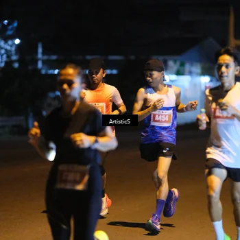 Runner Photo 4349133
