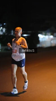 Runner Photo 4349454