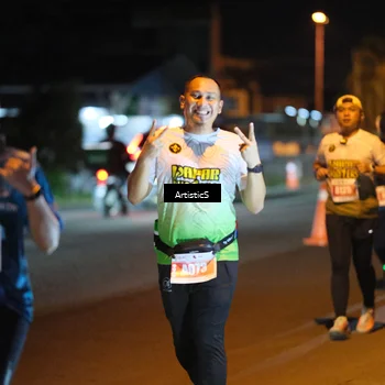 Runner Photo 4350468