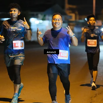 Runner Photo 4350573