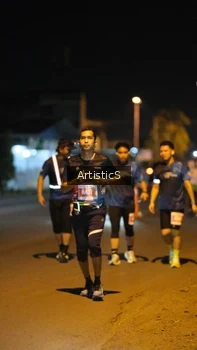 Runner Photo 4350594