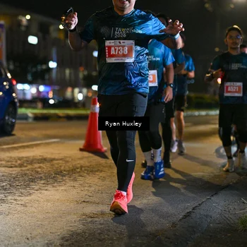 Runner Photo 4351806