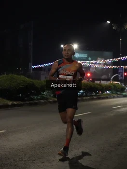 Runner Photo 4357372