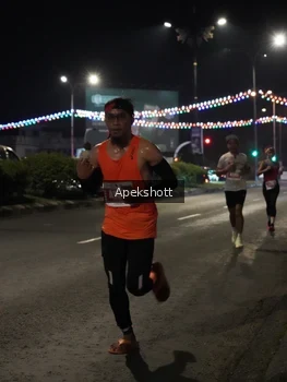 Runner Photo 4357373