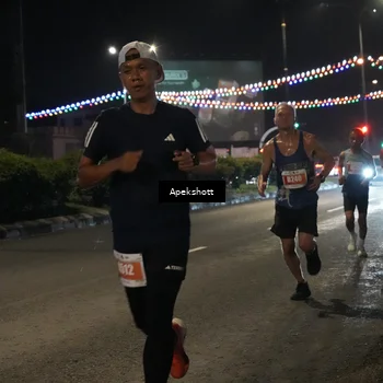 Runner Photo 4357471
