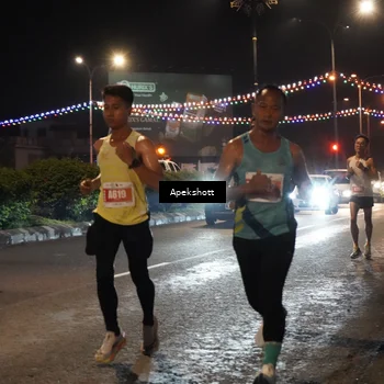 Runner Photo 4357494