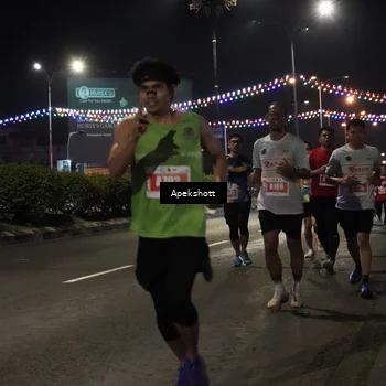 Runner Photo 4358470