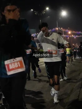 Runner Photo 4359075