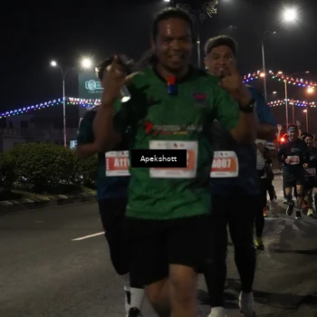 Runner Photo 4359573