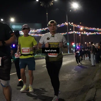 Runner Photo 4359773