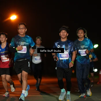 Runner Photo 4375642