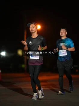 Runner Photo 4375660