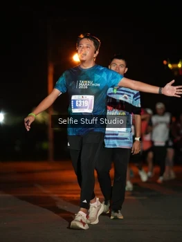 Runner Photo 4375766