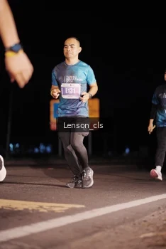 Runner Photo 4380875