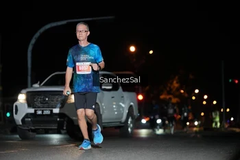 Runner Photo 4381002