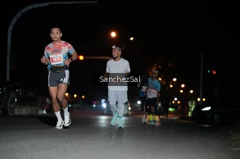 Runner Photo 4381116